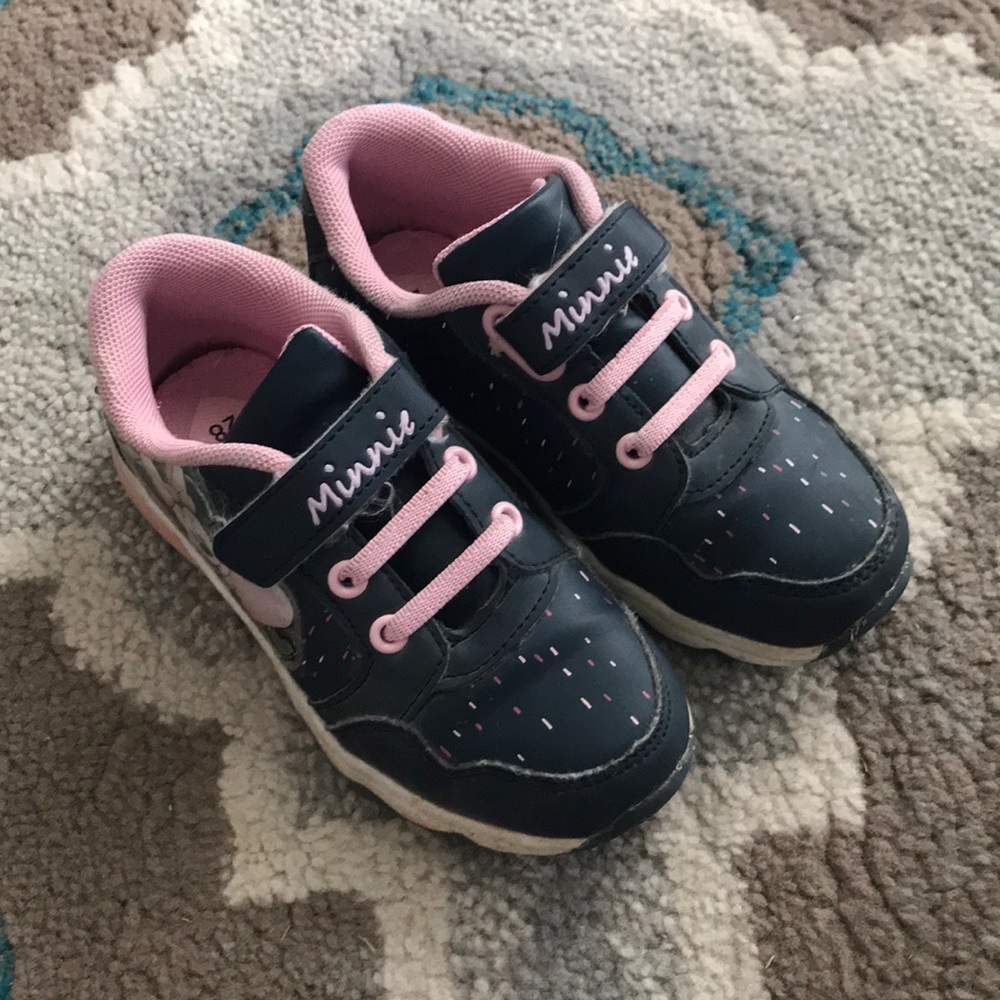 Super cute Minnie Shoes, preloved.